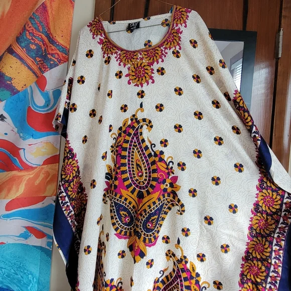 💮 Floral & Paisley Kaftan - Picture 13 of 14